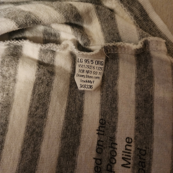 NWOT Disney Parks Winnie the Pooh Tee - Picture 7 of 7